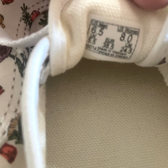 Vans with flowers - Picture 6 of 6